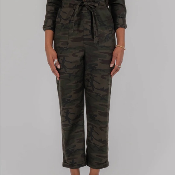 Level 99 button up camo jumpsuit - Picture 4 of 4